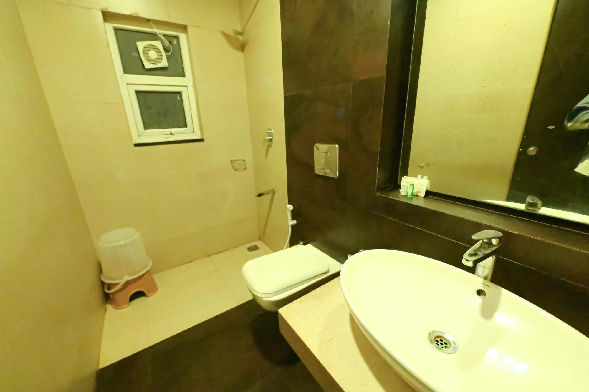 Yuvraj Palace Inn Майсур Экстерьер фото